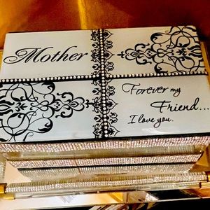A beautiful bling silver Mother's jewelry box